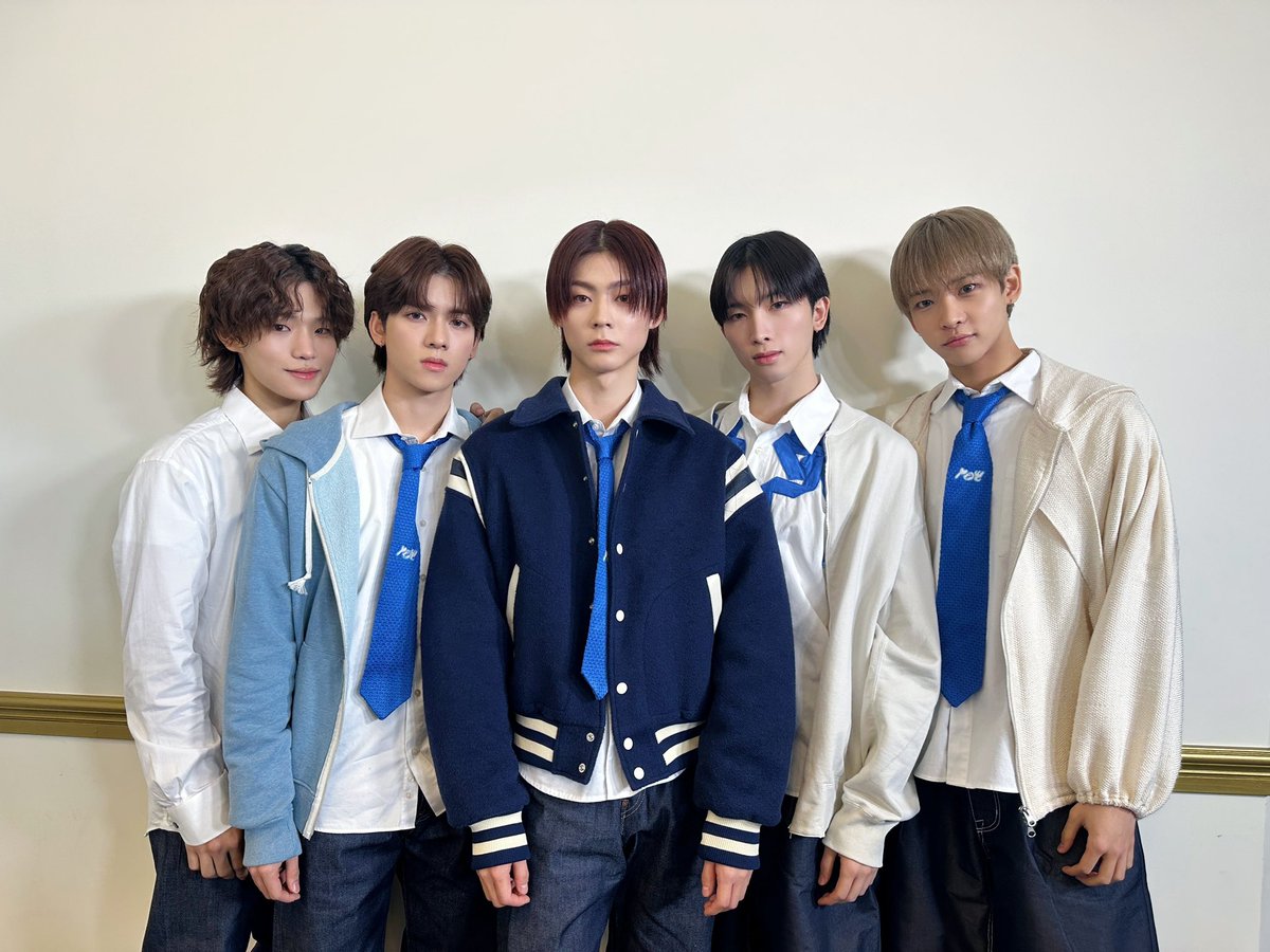 POW_grid's tweet photo. [#POW.pic] 231118

POW (파우) 1st EP [Favorite] 팬사인회

#POW #파우 #Dazzling #GRID #그리드 https://t.co/P3699Uv8DM