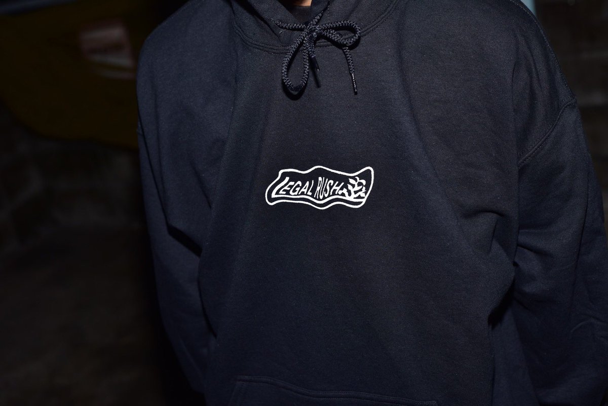 legaraLR's tweet photo. 🫶解禁🫶

LEGAL RUSH HOODIE
【完全受注生産】
color:BLACK
size:M,L,XL
price:¥5,500

今からパーカーの受注生産受付を開始します📣
受け取りは12/23 上前津Zionまたは発送となります。
発送の場合、送料、梱包費などで1,000円いただきます。（発送予定日12/26）

詳しくは@compare_no のDMへ🫡 https://t.co/5lVS7aZTDS