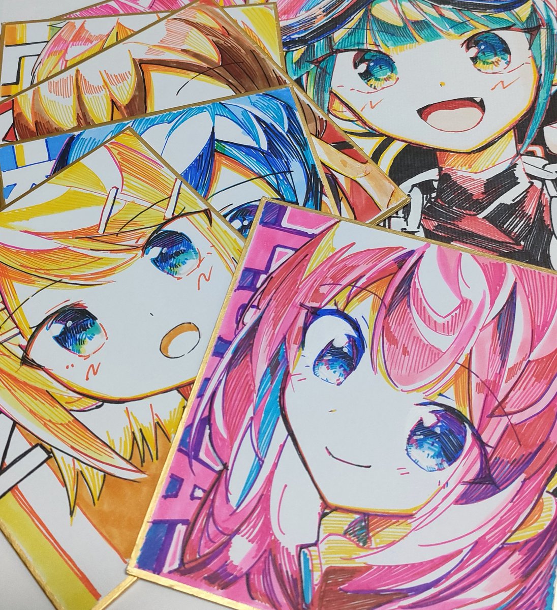 hatsune miku ,kagamine rin ,megurine luka multiple girls 4girls pink hair smile blue eyes traditional media blonde hair  illustration images