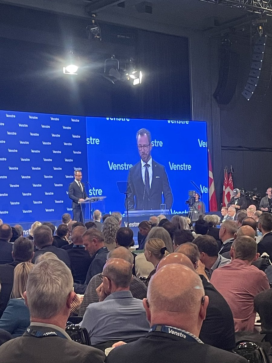 “Tak til alle for det hele,” siger Ellemann i sin afskedstale.