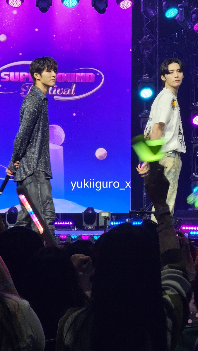 yukiiguro_x's tweet photo. Like Father Like son 🔥

#TAESAN #HANBIN #BI #BOYNEXTDOOR #SupersoundFestival #SupersoundBKK https://t.co/Sg8UdUKLLA