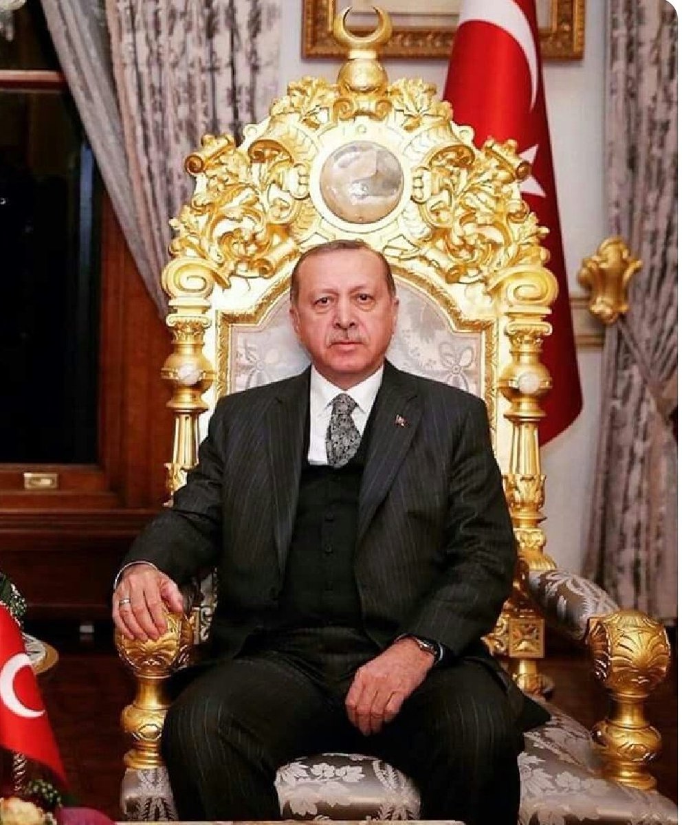 Diyorlar ki, Erdoğan Yabancı dil bilmiyor..
Dua edin bilmiyor,
Adam 3 kelime ile dünyaya ayar veriyor.
One minute, Goodivning, goodnihgt.😎