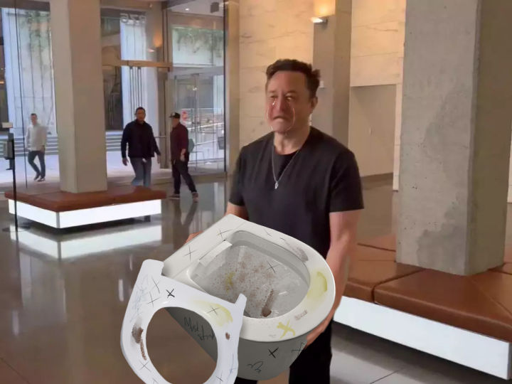 Elon arriving at court with his 'thermonuclear lawsuit'