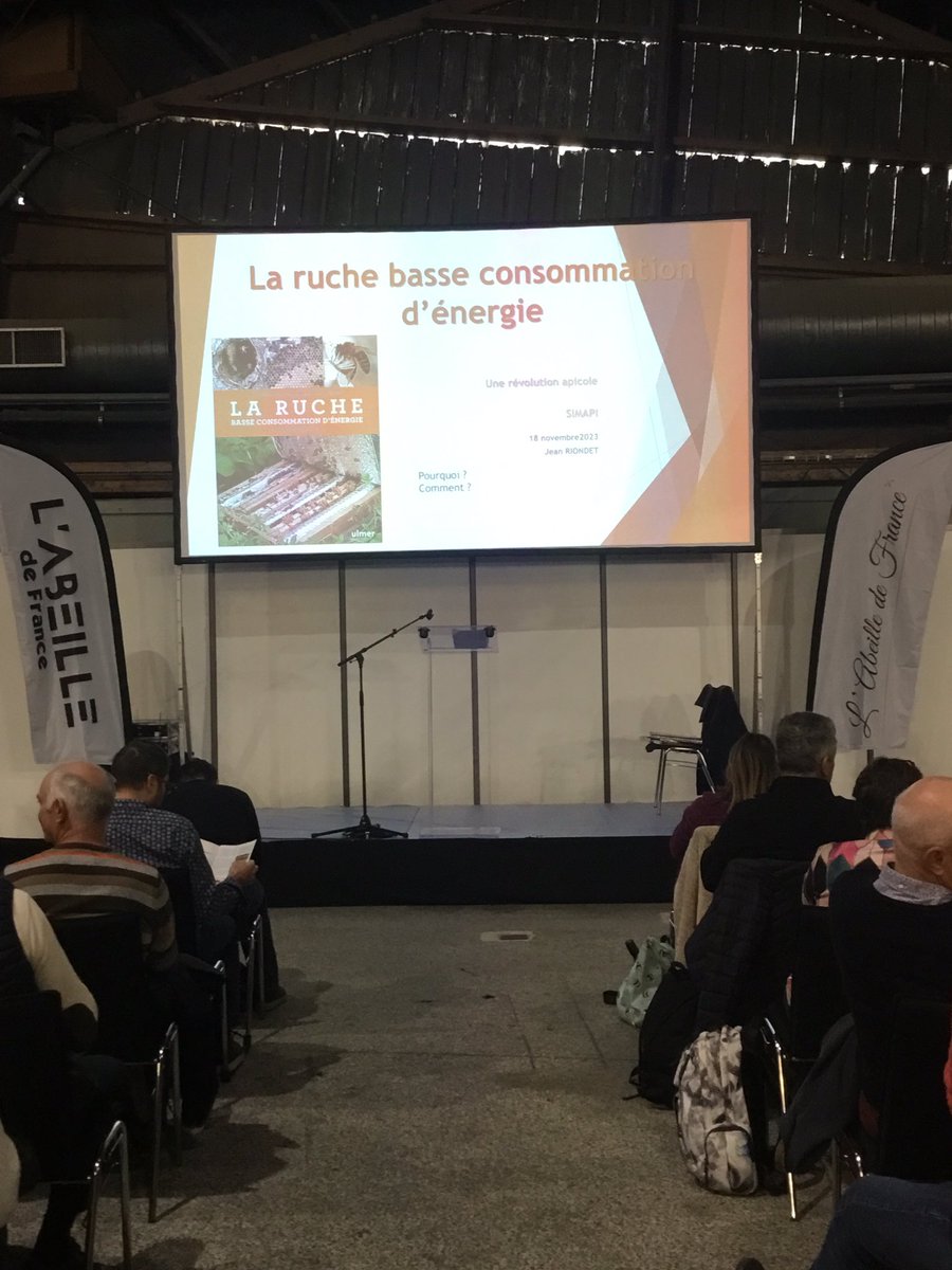 AbeilleDeFrance's tweet image. #SimApi, nous allons bientôt démarrer avec Jean Riondet et la #ruche basse consommation en salle des conférences. On vous attend! #Apiculture