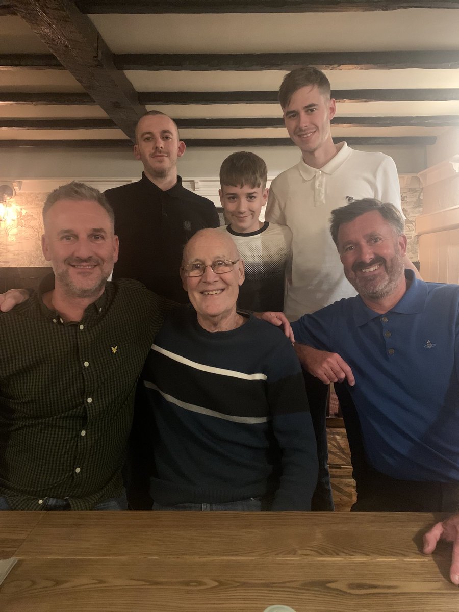 StuartBarker7's tweet photo. Happy Birthday Dad, love and miss you always 💙💙💙 https://t.co/HOQqnLlzWZ