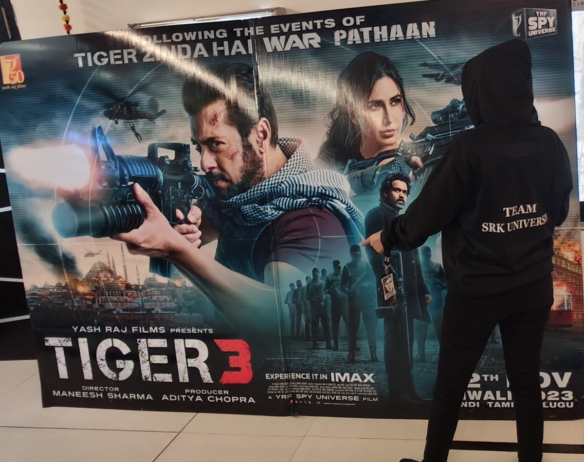 salonisrkian's tweet photo. Cheers for #Pathaan were the loudest as SRK Universe Nagpur team watched the FDFS of #Tiger3 just to show their love for  @iamsrk ♥️ We loved the movie..@BeingSalmanKhan #KatrinaKaif  #EmraanHashmi killed it.But can't get over #SRK’s cameo 🔥
@ivzeee @TUSHARMDBHANGE https://t.co/4W6W7kKYgh