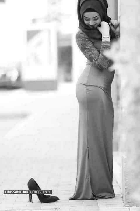 احبك من الى وانطيك تفسير 
يعني من الجدم للراس مريود 
عليه عيون سود يمرن هواي 
مثل ذني البوجهك ماشفت سود 
واخيرا ما اطول بالحجي وياك 
محبتك رحمة الله ومالها حدود