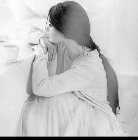 اكول... 
لكيت الدنيا بس انت الصدك بيهه
ولگيت الكمر زفة ليل.. 
وعيونك تراجيها....... ✨

.....     مجرد ذووق