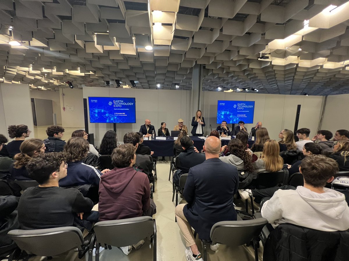 berylliumgroup's tweet photo. 📍Oggi all’ @expo_technology il nostro CEO @gaegrasso per confrontarsi con le nuove generazioni sull’importanza delle parole per comunicare il cambiamento climatico

#ete2023 #cambiamentoclimatico #comunicazione https://t.co/7T3HOQF2oX