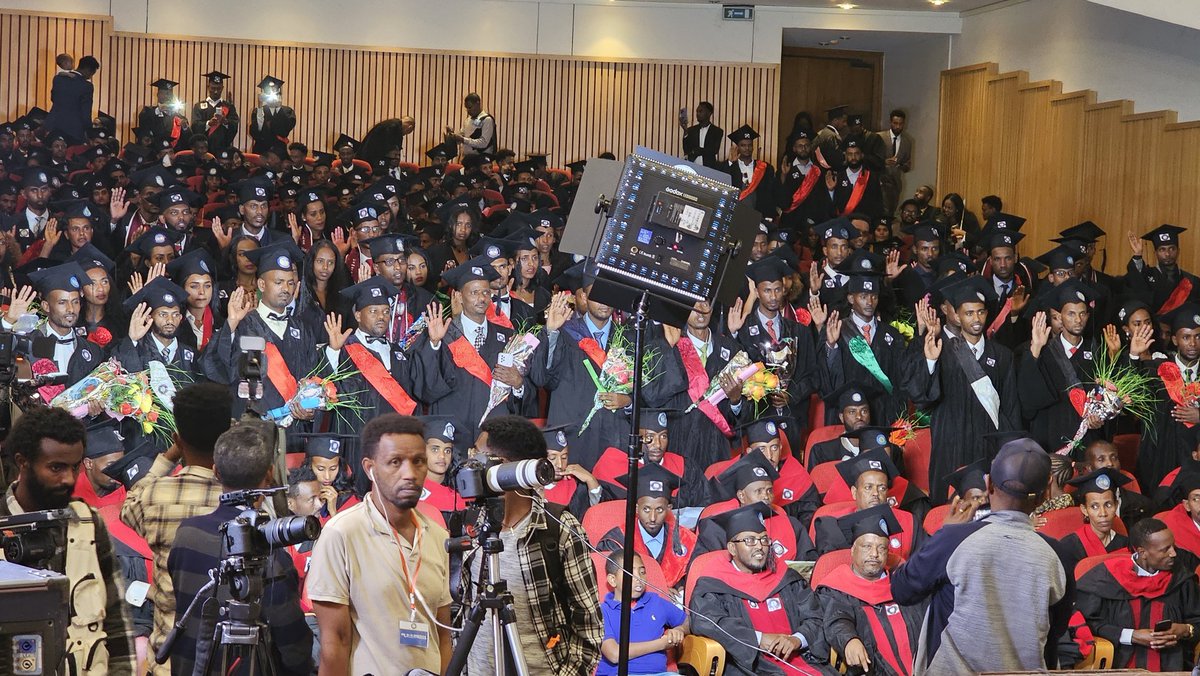 ProfKindeya's tweet photo. A pleasure to have joined today a historic graduation commencement of Mekelle University @MekUniEth after years of interruption.  2035 have graduated, of which 1861 BA/BSc, 161 Masters & 13 PhD! Delivered a message to the graduates & handed over a gold medal to top scorers! Hats off to everyone who made this possible inspite of daunting challenges & against all odds.  #Endurance! Congratulations!