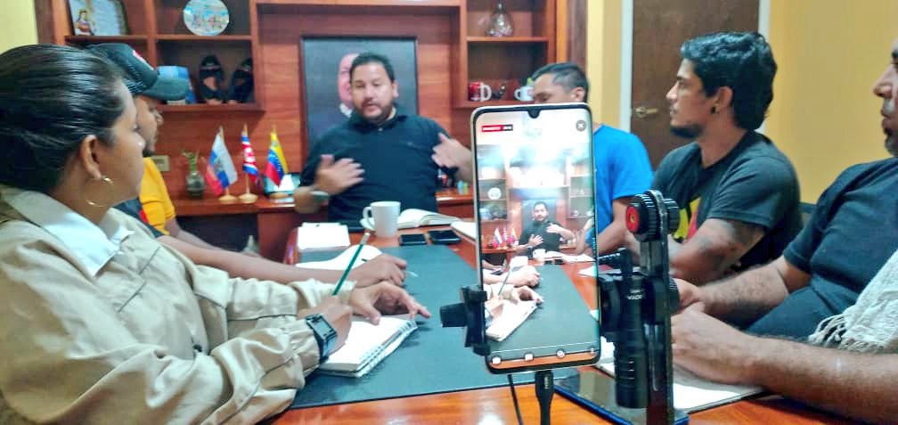 tupa_tv's tweet photo. Nuestra concepción va en función de la formación y el conjunto de pensamientos enlazados con la "filosofía de la praxis", ya que aspira a ser una reforma moral, cuyo propósito es elevar la Conciencia Crítica Revolucionaria.

#SoberaníaEsEsequibo @NicolasMaduro @TupamaroMRT https://t.co/YNRQgtCkV6