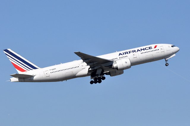 LebanonJets's tweet photo. #FGSPY of @airfrance a 21 year old 777-200ER Friday had an issue in #Beirut with one of the doors not sealing properly. Flight was about to depart then returned to the gate with passengers onboard for 2 hours then eventually deplaned. Ferried to #Budapest but diverted to #Larnaca https://t.co/su8jyPNa3w