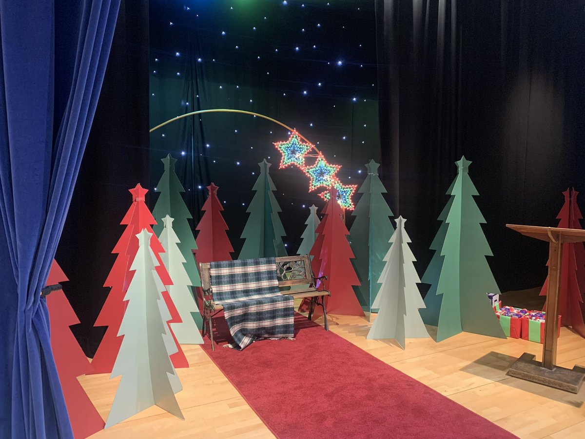 Stalls are being set up for the christmas fayre!! make sure you come along and visit between 10am and 1pm today 😊😊