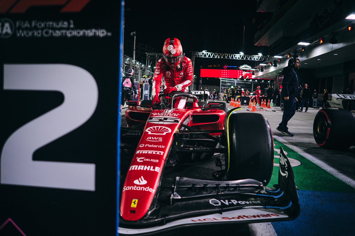 ScuderiaFerrari's tweet photo. +0.044 between C² 🤯 

An incredible performance on the streets of Las Vegas! 👏 

#LasVegasGP 🇺🇸 #F1 https://t.co/NjViKvVurC