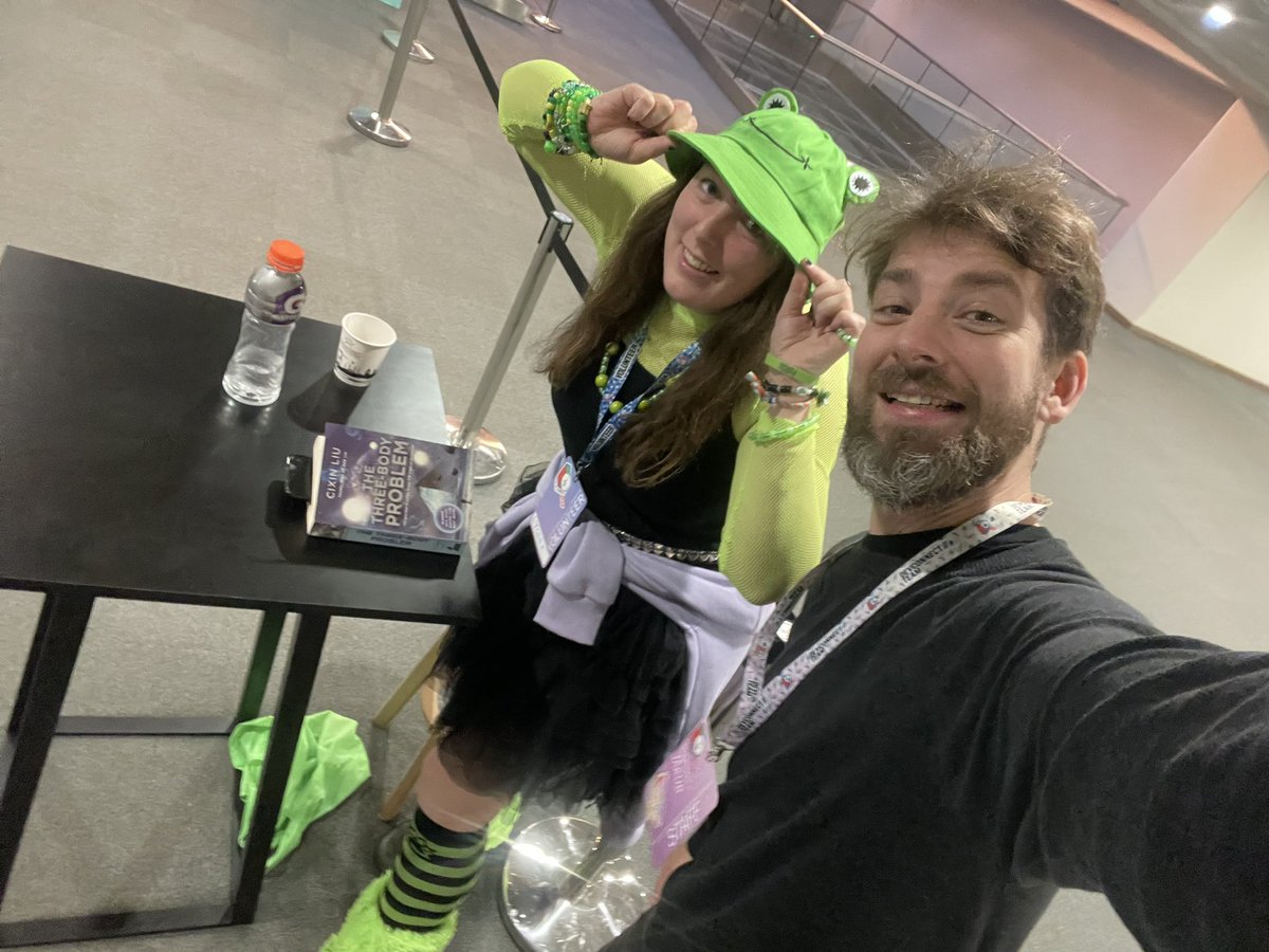 kvbik's tweet photo. Thx for volunteering @LycheeLyrica - note to @0xPARC people are taking their #frogcrypto outfits more seriously @EFDevconnect https://t.co/n0bPdH6xXo