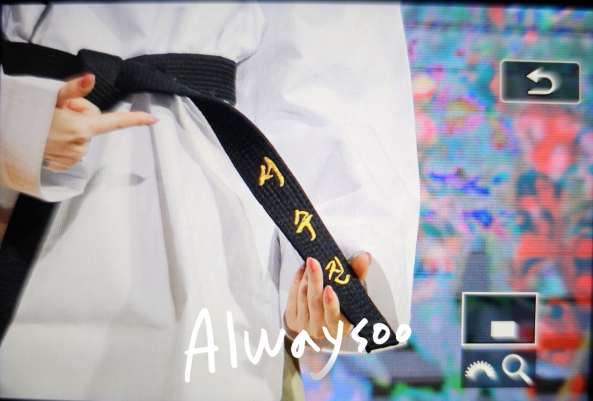 231118 애플뮤직 대면 

태권도 검은띠 유단자 서 수 진🥋

#수진 #SOOJIN