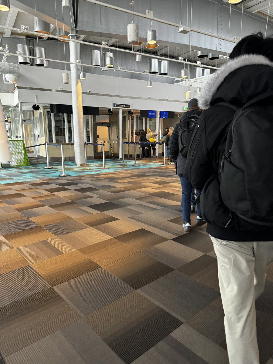 Bloody Brexit, look at that border chaos when trying to enter the EU. Must be a good dozen people ahead of me 🙄

(Wait, didn’t we have to do this anyway?!)