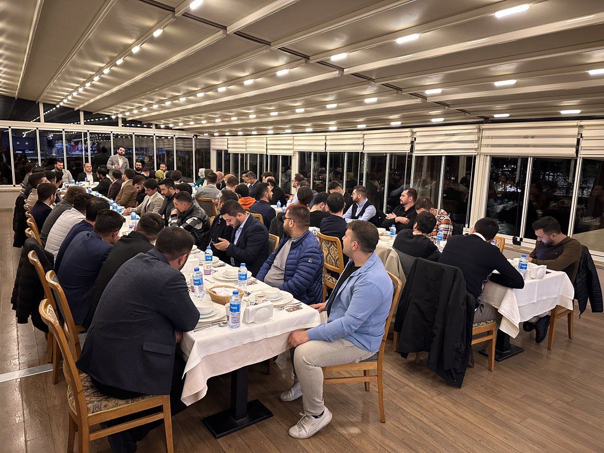 Birlikte Çok Güzeliz😊

Bu akşam İl Yönetim Kurulu Üyelerimiz ve İlçe Başkanlarımızla bir araya geldik.

Teşriflerinden ötürü Genel Başkan Yardımcımız <a href="/YUSUFSALTIK_/">Yusuf SALTIK</a> başkanımıza teşekkür ediyoruz.