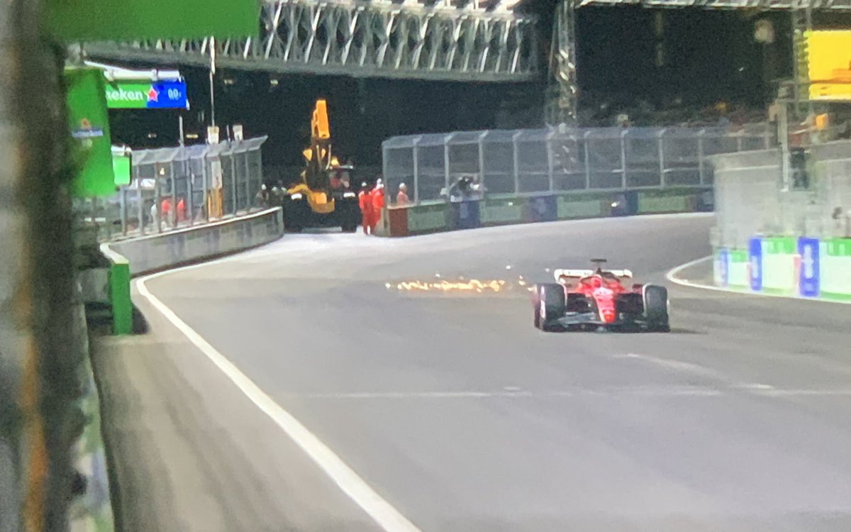 margaretojalvo's tweet photo. #LasVegasGrandPrix #F1 #unfare #injusto #Penalty #Penalización a #CarlosSainz X cambio en su #Ferrari por daño en #alcantarilla #practica1 #practiceone - #manholecover #failure reflexionen #NO ES #JUSTO @aldiaconmariac @WFernandez777 @Jorge_Ar__ @juadom01 pic #MO @espn @StarPlus https://t.co/UITibBidaL