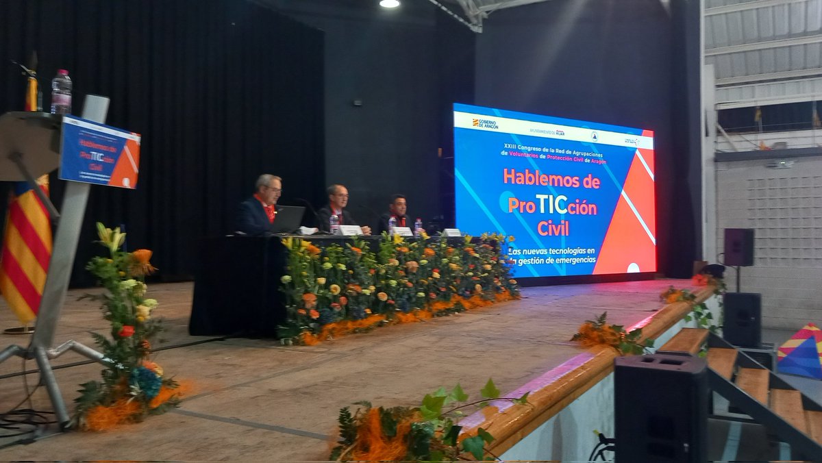 112Aragon's tweet photo. El DG de Interior y #Emergencias del @GobAragon  Miguel Ángel Clavero ; el alcalde de #Hijar , Jesús Puyol ; y el presidente de #ComarcaBajoMartín, Alfonso Pérez, inauguran el XXIII Congreso de la Red de Agrupaciones de #Voluntarios de #ProtecciónCivil de #Aragón #Hijar23 https://t.co/9ZfZFBNzKt