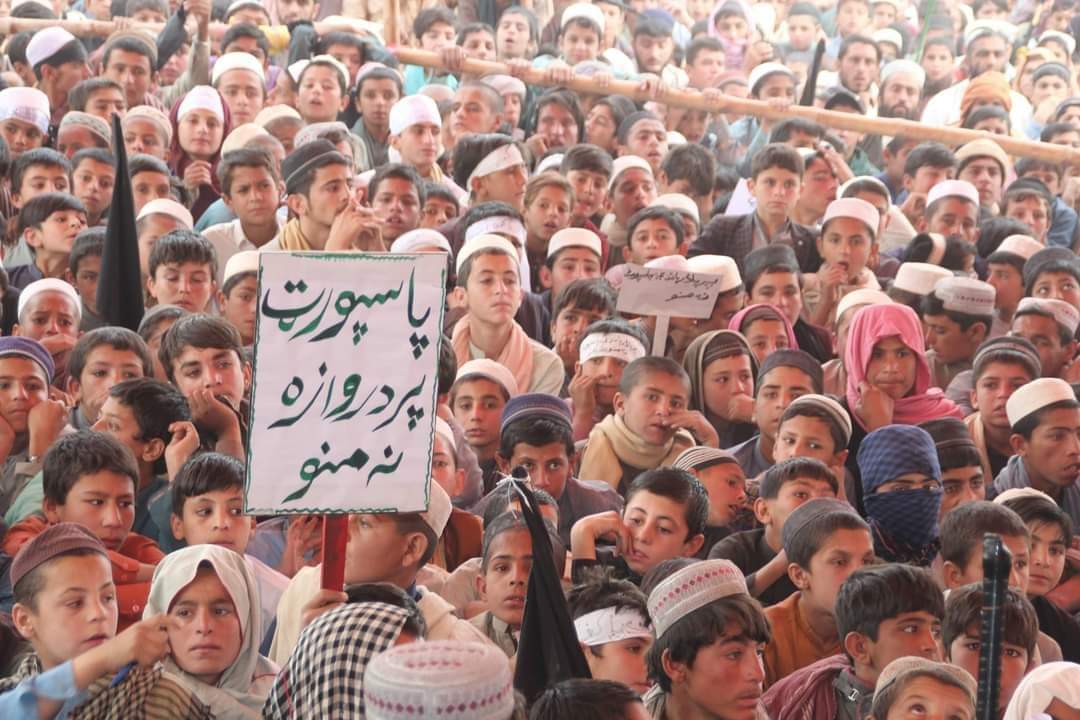 rozahdin's tweet photo. زه د بايللې جنګ اسباب راټولوم لګيا يم
و شازلمو ته د مضبوط سنګر سندرې وايم
@AsgharAchakzaii https://t.co/NjqK3TORe4