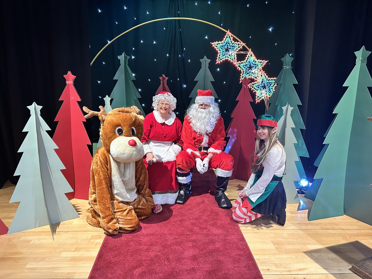 Christmas Fayre <a href="/GrangemouthHS/">Grangemouth HS</a> 
Come along and get in the festive spirit with us 🎅🏼🎄