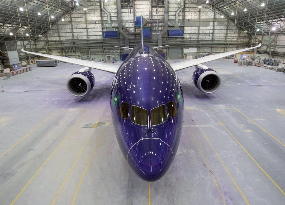 خبر من AirwaySmag🇺🇸

كاتبين حصري، وبصراحة ماتوقعته🤔.

- يقولون ان طيران "السعودية" ستنسحب بالكامل من 🇸🇦 مطار الملك خالد الدولي في الرياض مع 2030. 

- سيتم ايضا نقل جميع العمليات في العاصمة إلى شركة الطيران المنشأة حديثا، طيران الرياض (RX).

- بعد أكثر من 70 عاما من الوجود