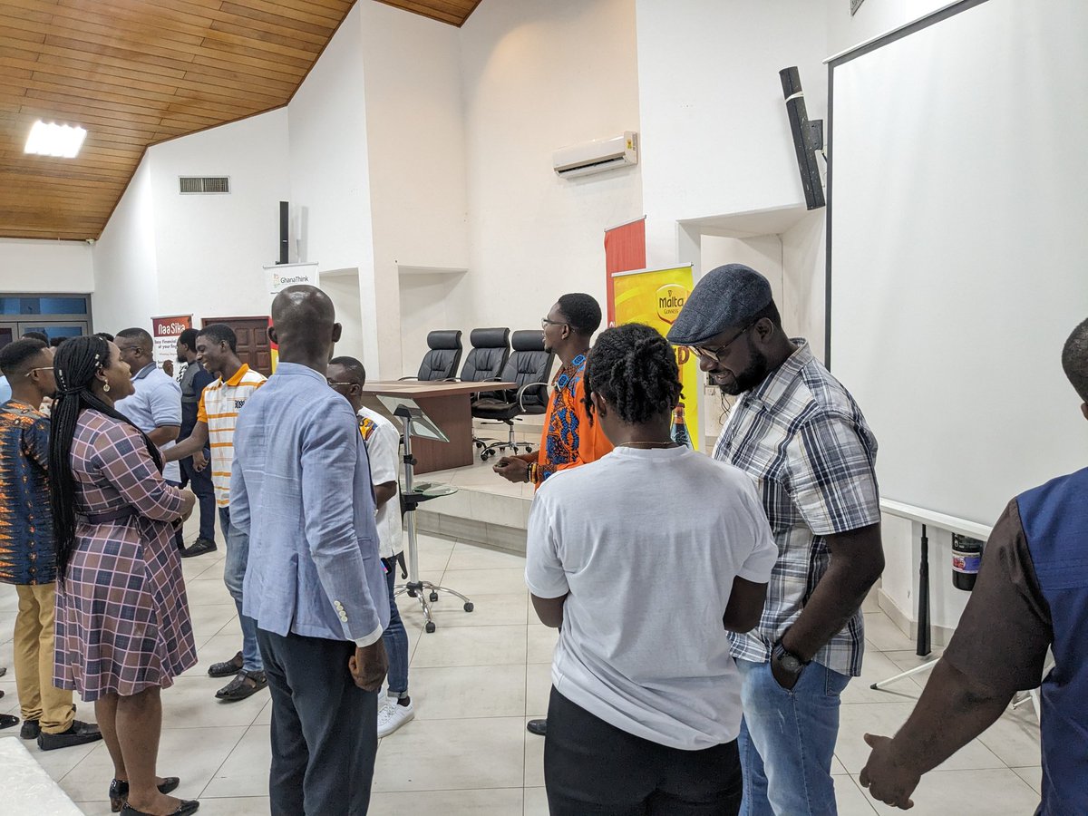 Ghanathink's tweet photo. #Speednetworking session at @BarcampTakoradi 2023 at the Ghana Shipper's Authority Conference Hall in #Takoradi, near #Sekondi.  

#Barcampers learning how to give the most important information about themselves via networking.
#BarcampTakoradi #bctdi #BarcampGhana https://t.co/gOQA0GVpER