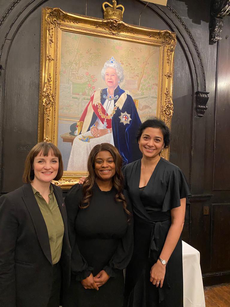 Proud to represent @medicalwomenuk with co-treasurer @mathew_rashmi at a celebratory dinner for SAMF. Met young doctors helped by this wonderful charity to complete their medical studies in times of hardship. Thanks @PriyaSinghNCVO for inviting us! samf.org.uk