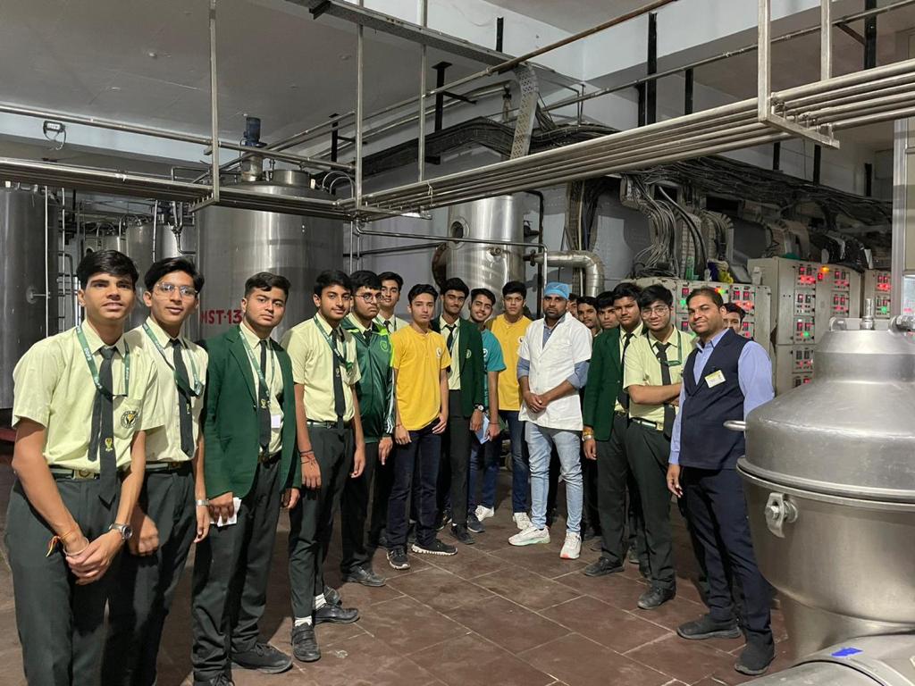 DDPS arranged an industrial tour to 'Shiv Health Food LLP' for the Commerce stream, providing students with insights into diverse business sectors. 
#thinkschoolingthinkddps #bestschoolinkota #DDPSKOTA #commercestudents #industrialtour