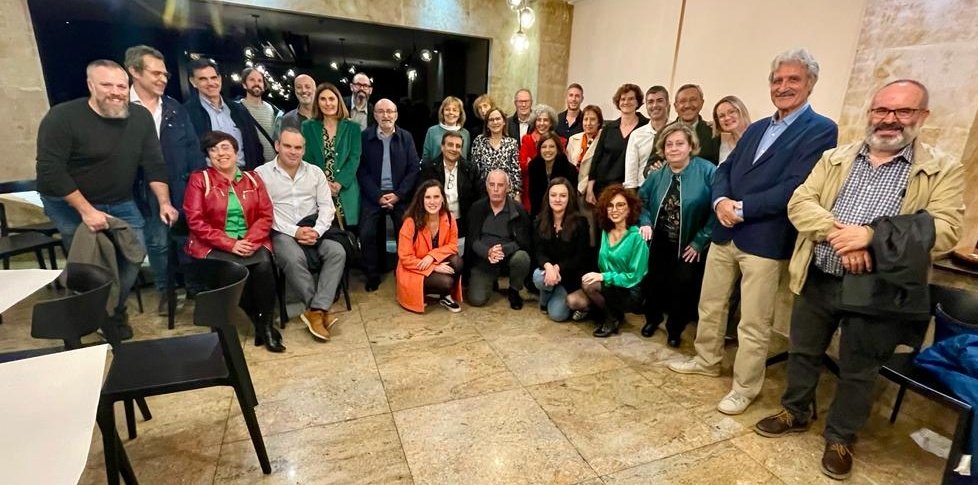 ConchiLillo's tweet image. Aunque sea en #SanAlberto 😜 cualquier ocasión es buena para pasar un buen rato con los profes de la #FacultadDeBiología @usal. Los actuales y los ya jubilados. Pablo Hueso sigue siendo un incondicional de estos encuentros 😊💜 ¡¡Arriba Biología!! 🙌🏼