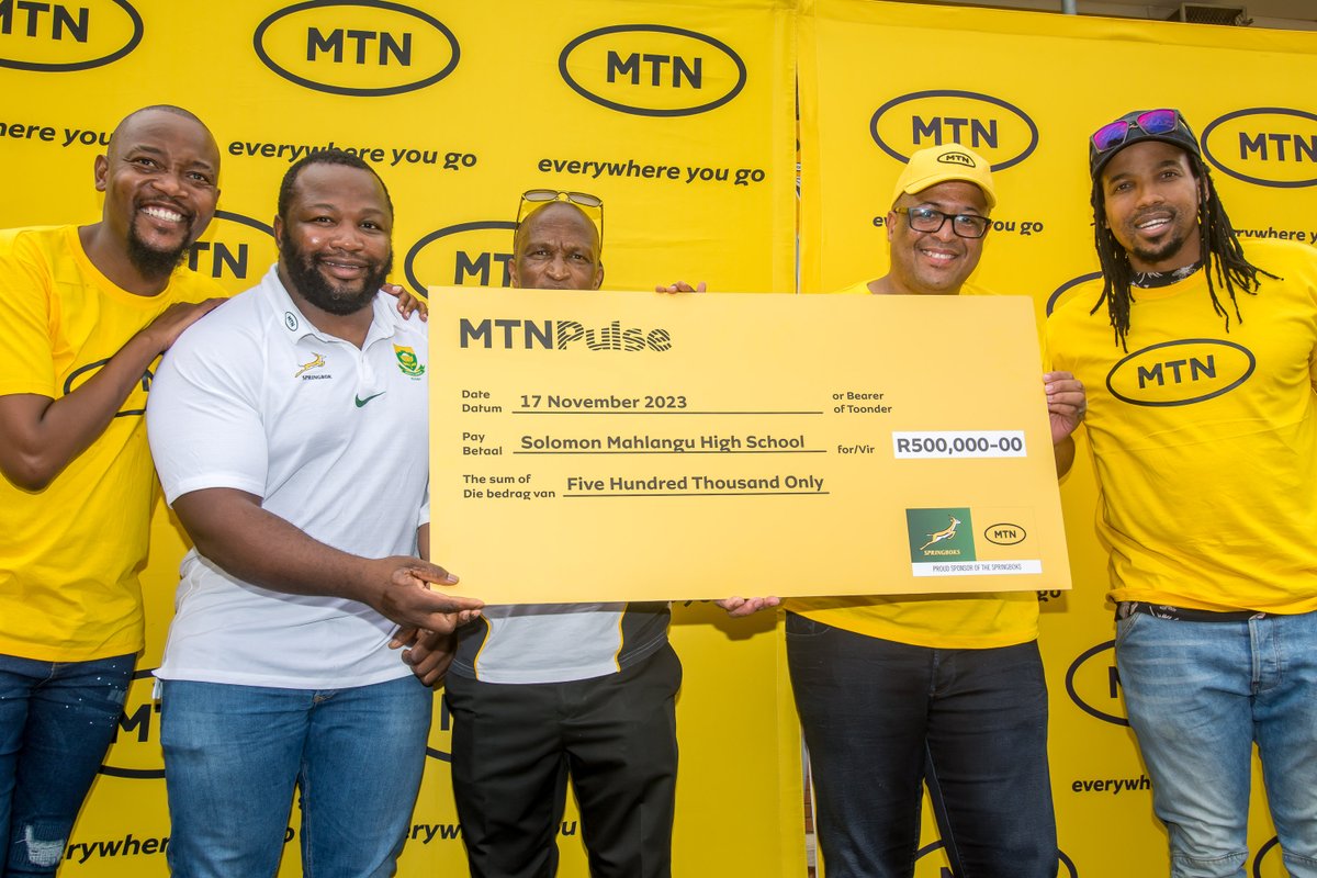 MTNza's tweet photo. 🎉 #MTNGwijoChallenge triumph! R500,000 presented to winning school - Solomon Mahlangu High School, KwaNobuhle, Eastern Cape! The excitement was unreal with surprises from Springboks player, Ox Nche, former player, Akona Ndungane, and media personality, Moshe Ndiki. We're immensely proud of this unforgettable moment! 💛👏 #MTNDoingWhatItTakes #1Team60MillionVoices #OnThePulse