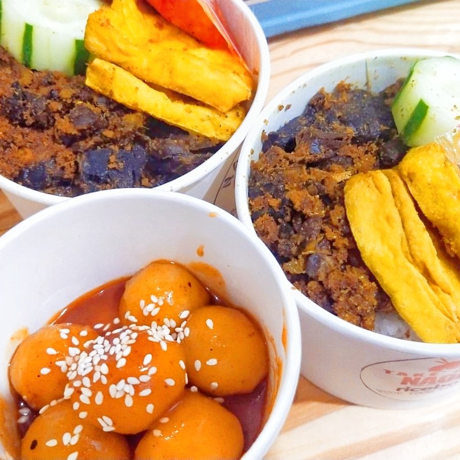 MAKAN ENAK MODE HEMAT DI KOTA WISATA BATU 

OPEN ORDER ngesot rice bowl  #PARU #BABAT #BASOACI #NAOMI eat jalan kawi bawah sebelah timur alun-alun kota wisata batu
#CIPPOKKI (cilok sauce toppokki)
#basoaci (fresh home made) bukan frozen an
#MAICIH &amp; #MANGADE 
gofood : Naomi Baso