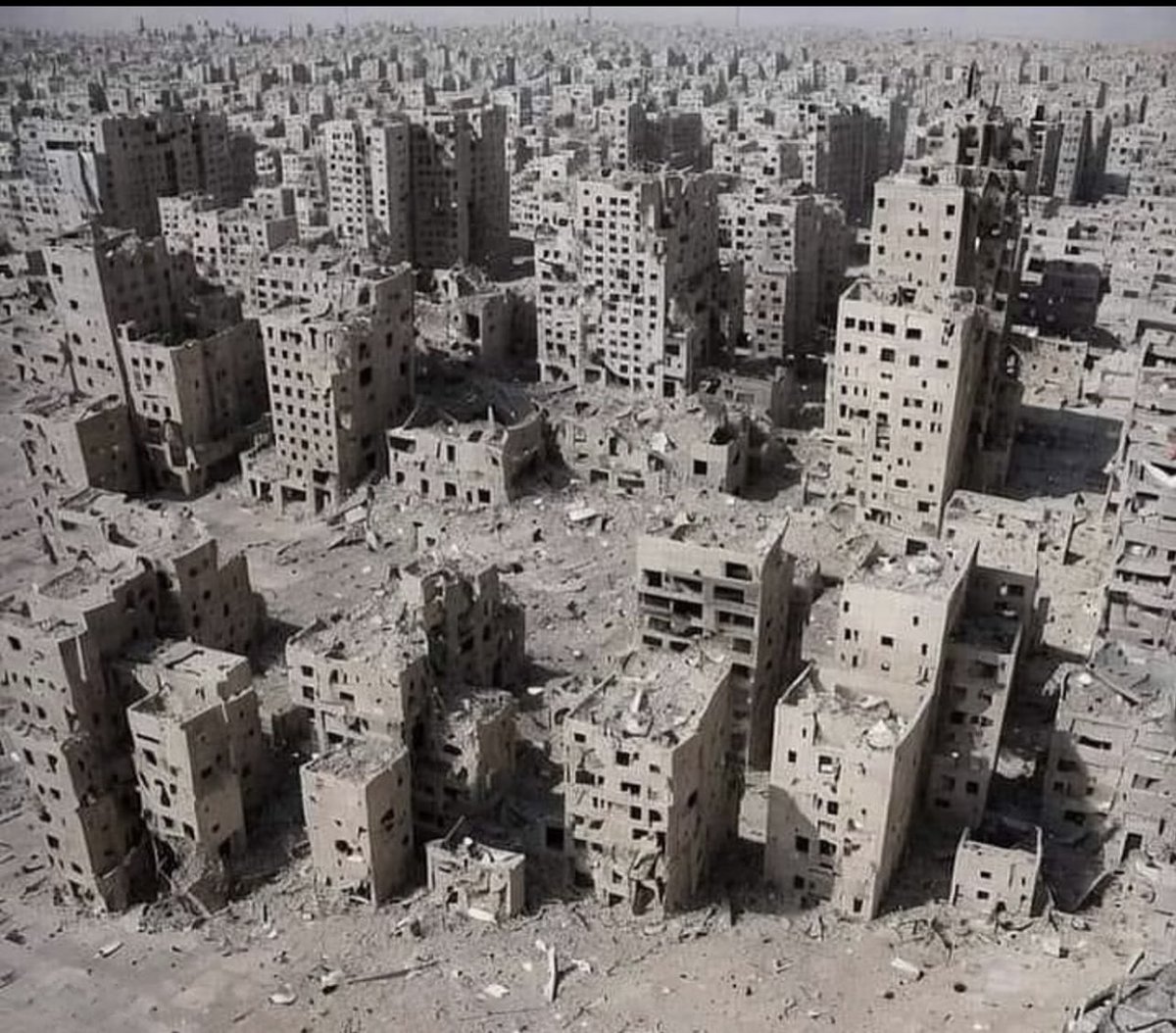 AmenGoha's tweet image. Winter is coming..
People in #Gaza are still displaced from their homes and live in the streets and tents..
The magnitude of the disasters that will accompany this people if the situation continues as it is will be a very tragic thing..
#help_gaza
#Save_Gaza_from_genocide