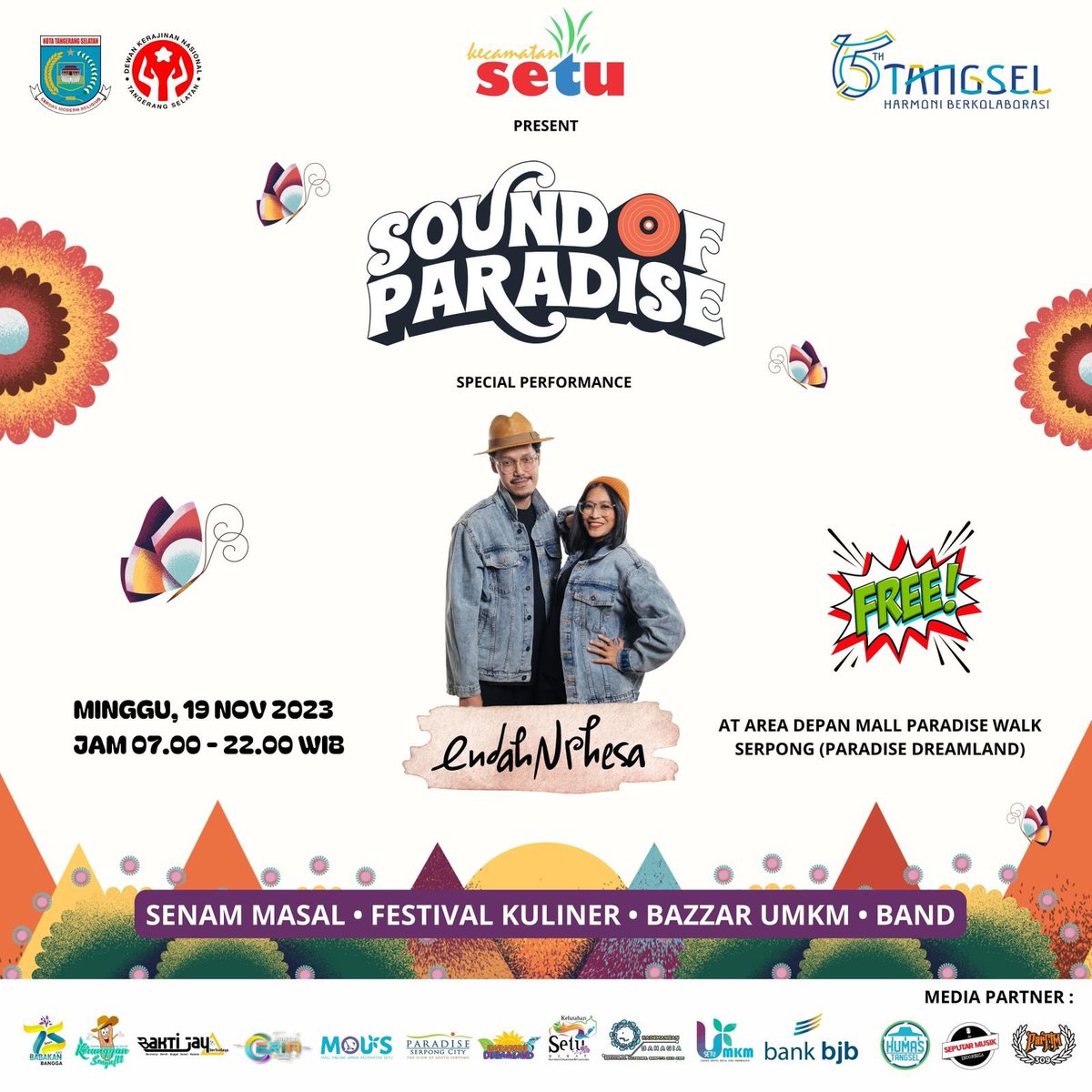 endahNrhesa's tweet photo. Manggung dekat rumah, asyik!! Besok, Minggu 19 November 2023 mampir yuk ke Sound of Paradise! Kami akan manggung jam 20:00 WIB di area depan Mall Paradise Walk Serpong, Setu Babakan, Tangsel. Gratis! Anak Pamulang, Parakan, Viktor, kuy merapat!!
#earSchedule https://t.co/qSkhxe5bGd