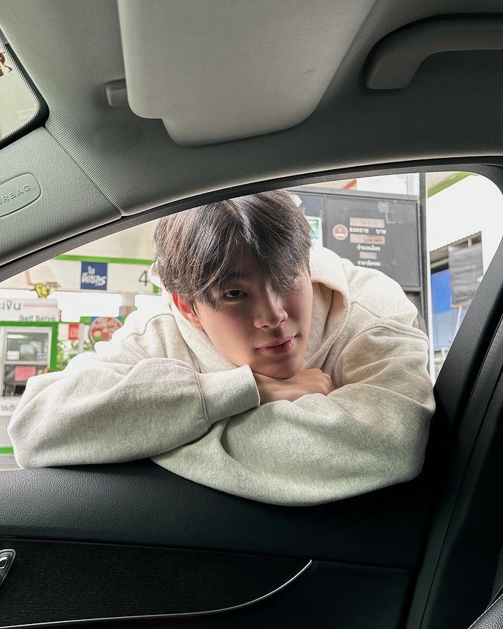 kusexyboy's tweet photo. “น้อง ๆ เติมใจให้หน่อย ขอเต็มถัง" 💚⛽️
- คิน ธนชัย 
IG : @kinn_ts 
#เศรษฐศาสตร์ #EEBA #ปี3 #KU81 #KUSEXYBOY #KinThanachai #คินธนชัย #KINWhitefox https://t.co/iZDBpSFBJw