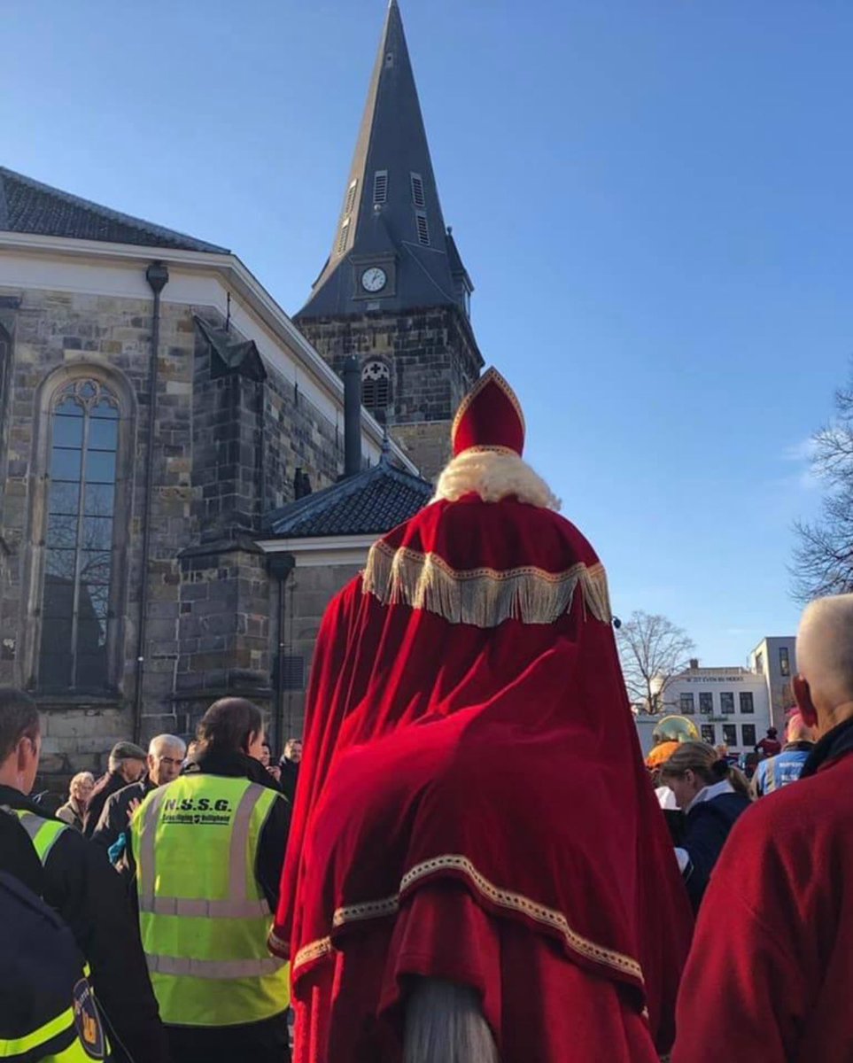 SINTERKLAAS INTOCHT ENSCHEDE 🥰

Om 12.45 uur lopen Sinterklaas en de Pieten deze route:

Stationsplein - Korte Hengelosestraat - Marktstraat - Oude Markt - Haverstraatpassage - Langestraat - Kalanderstraat - Hendrik Jan van Heekplein - Van Loenshof - Aankomst Stadhuis