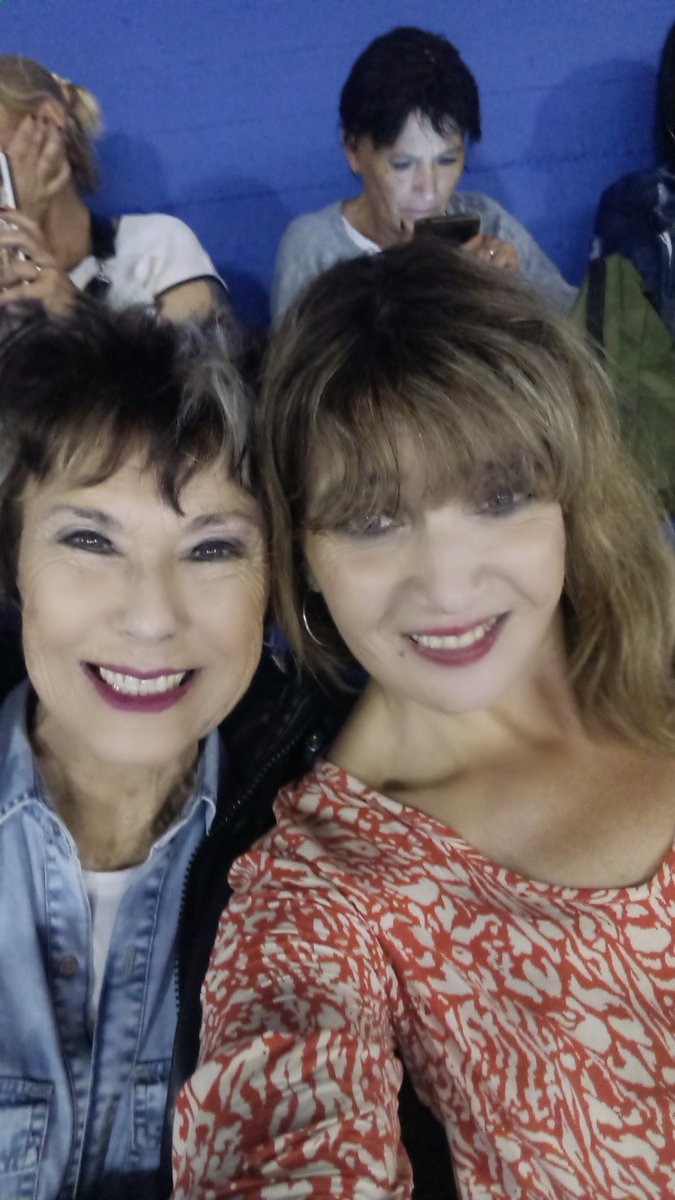 SandraValenti7's tweet photo. #BienDeSabado Buen día chicos después de el recital de Abel Pintos  con Diana  mi vecina y amiga mirándolos desde Lanus muy lindo sabado 🤗🤗 @majitosarasola https://t.co/JQAWMAOuPu