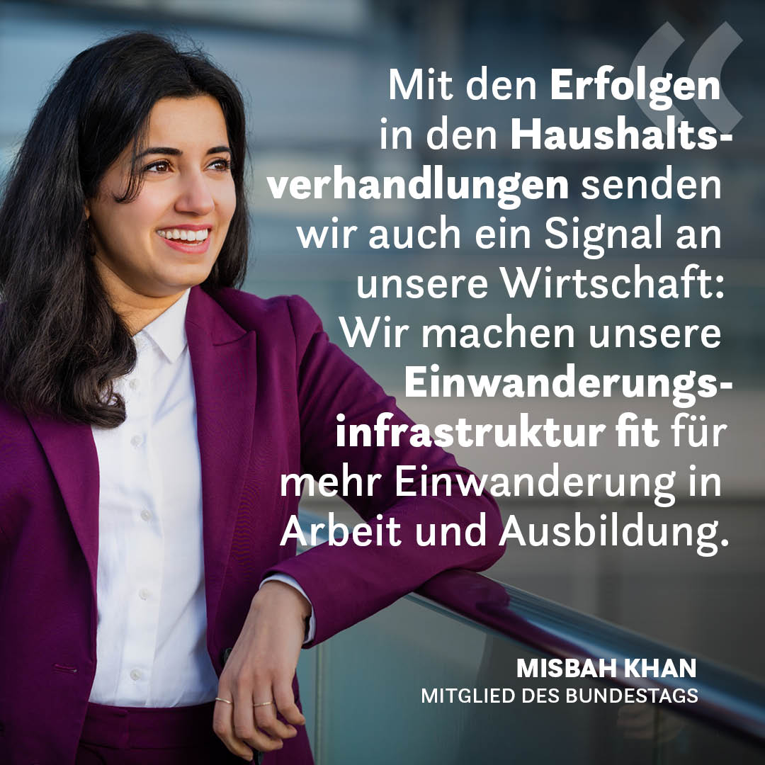 Zuwanderung ist und bleibt der entscheidende Faktor, um den Arbeitskräftebedarf unserer Wirtschaft zu decken! Das gehen wir mit dem #Fachkräfteeinwanderungsgesetz jetzt an!
Heute treten die ersten Regelungen in Kraft.
Was ab jetzt gilt 👇