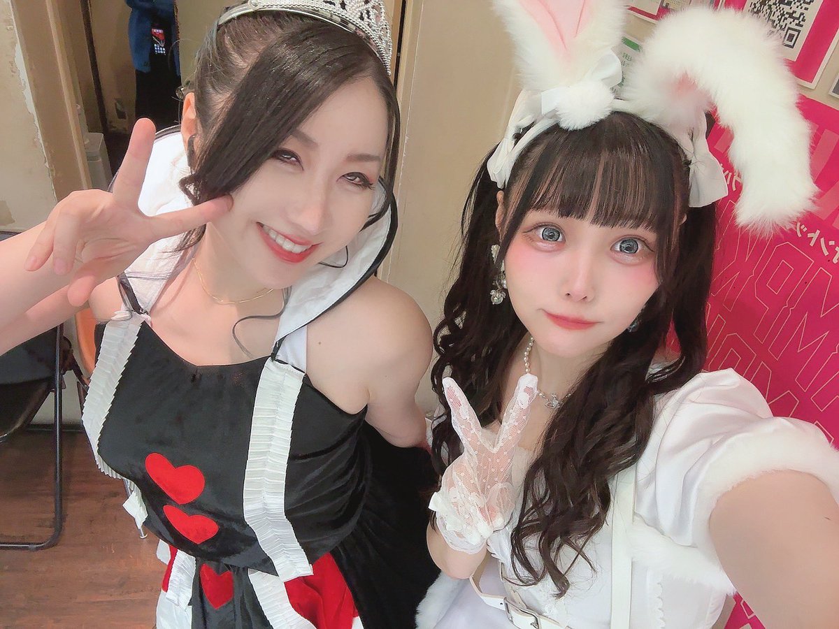 hn_pmpm's tweet photo. Ksonさんともお写真とった🥳💙🩵

Guutara in Wonderlandの住人、
ハートの女王Ksonさん！👑♥️
にっこり表情差分、非常にかわいい🥰 https://t.co/1nhbmnv6rr