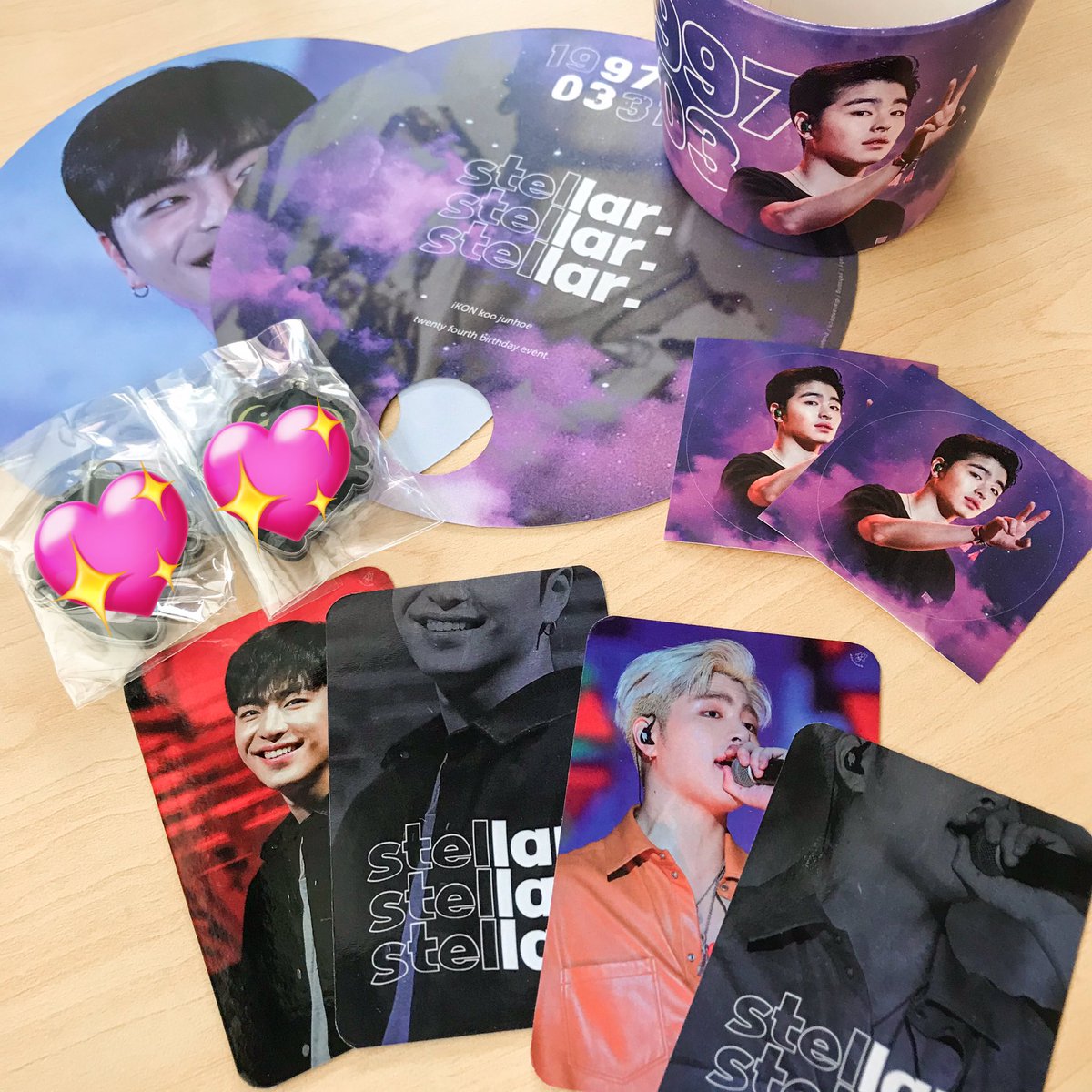 Mentemeen, berhubung aku masih ada sisa printilan dari event Junhoe waktu itu, jadi besok aku mau bagiin freebies ini buat yang dateng ke Take Off Jakarta yaa! Details will be posted tomorrow, see you there! 💗

#iKON_TAKEOFF_JAKARTA #iKONTakeOffInJakarta