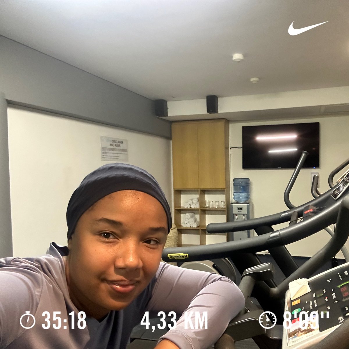 We tried again this morning 🌬️
#IPaintedMyRun 
#IChoose2BActive 
#FetchYourBody2023 
#DiscoveryVitality 
#RunningWithSoleAC 
#RunningWithTumiSole