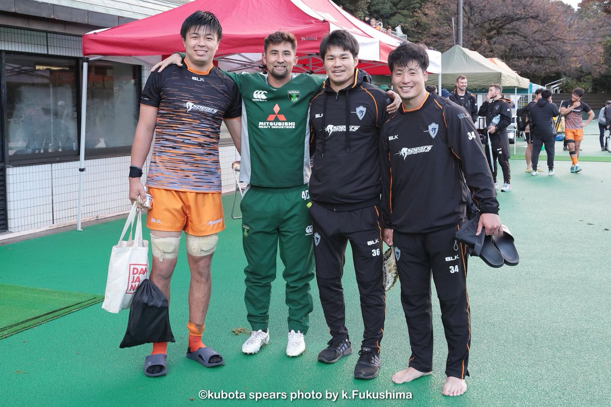 Kubota_Spears's tweet photo. @DYNABOARS #PracticeRound5
ノーサイドの瞬間🧡🤝💚
#クボタスピアーズ
#三菱重工相模原ダイナボアーズ https://t.co/WU6LGOhm4N