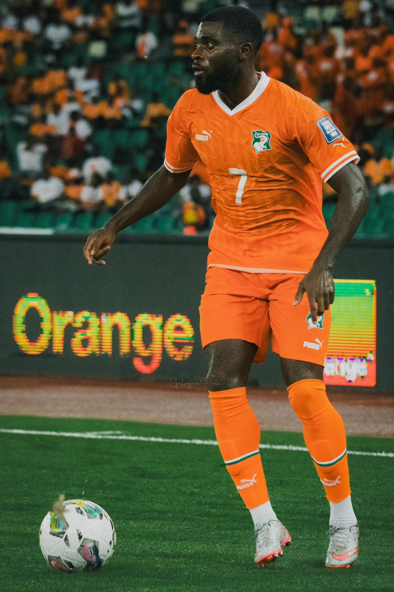 gelo_graphie's tweet photo. [MATCH DAY] • 🇨🇮 - 🇸🇨 
📍 Stade ALASSANE OUATTARA, Ebimpé 🇨🇮
•
Retour en images sur la victoire des éléphants 9-0.
~
#gelo_graphie #QualitéNetflix #Canon #canoncna #canoncnafrica #traveltheworld  #Football #Foot #Stade #CIV 
~
📸: @gelo_graphie
Copyright 2023©️

1/7 https://t.co/Y59lkkmHAY
