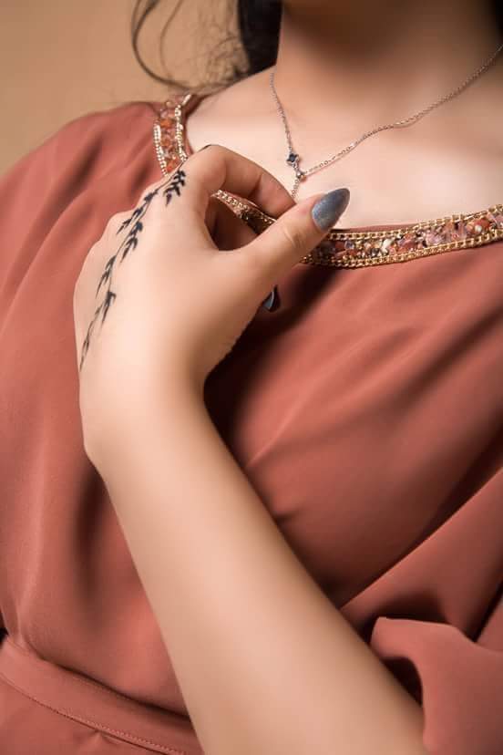 صوتك ماي 
سولفلي اعله كيفك 
مشتهي اتبلل 💕