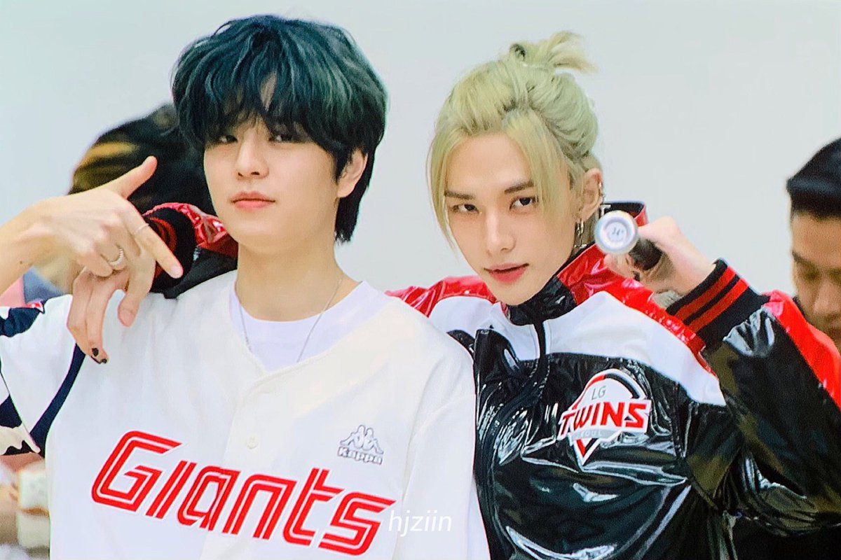 thinkabtsj's tweet image. 🤍🩶