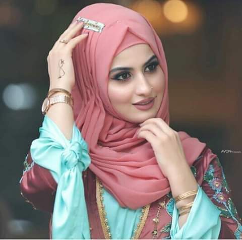 گالولي يحجي عليك كلت ادري خليه 
مايستحي من عتاب حتى اعتب عليه