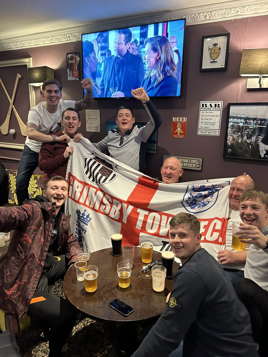 Few rough heads this morning 🤢 but on to Macedonia for another Southgate snooze fest 🏴󠁧󠁢󠁥󠁮󠁧󠁿 🦁 🍻 #EnglandAway