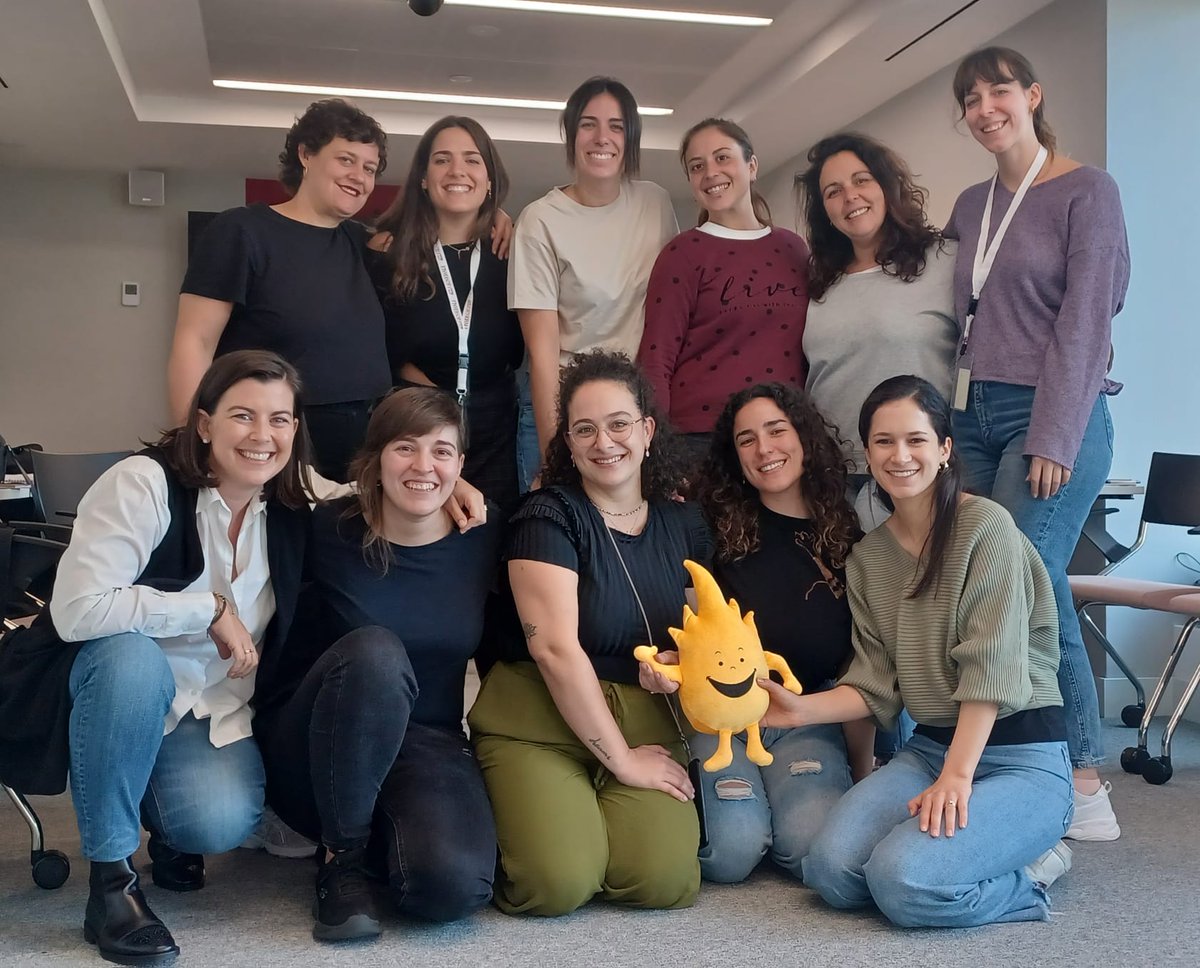elarcanazaret's tweet photo. Esta semana el Arca pudo participar en el curso sobre salud financiera y economía organizado por @Aflatoun y @GENERALI_es
Tres días de aprendizaje junto a @fundacionBalia, @aeitaca y Hogar de Tardes Mama Margarita, para poder transmitirlo a nuestras familias de Nazaret y La Punta https://t.co/sMNIliK6is
