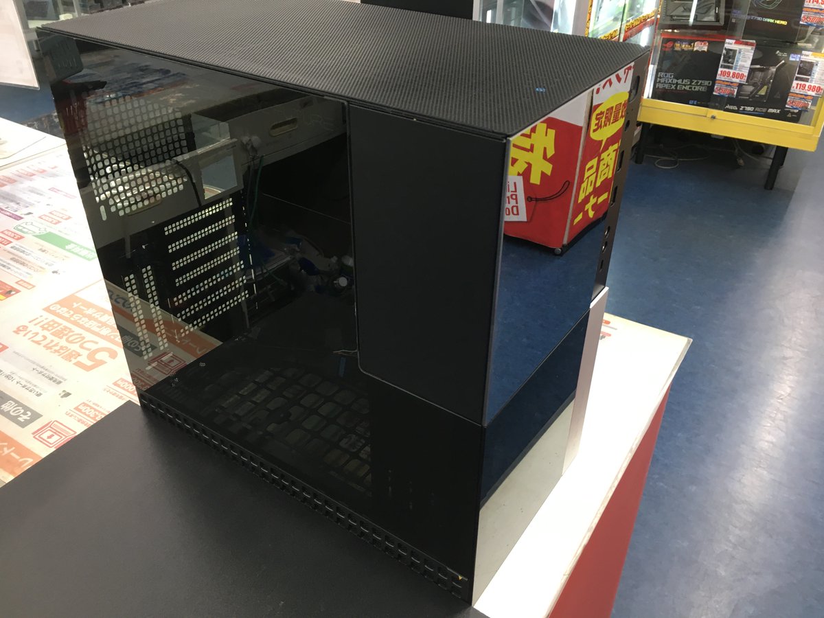 KOUBOU_nipponba's tweet photo. ◤新商品情報◢
全面パネルがリフトアップする！？
新作ミドルタワーケースが入荷！！

Model 4 Caliburn　¥18,980

コンパクトモデルながら高いエアフロー実現✨
4つのモードを切り替えることによって
240mmラジエーターの使用やGPUの縦置きが可能に！
#GeometricFuture https://t.co/MVWd5jXtsc